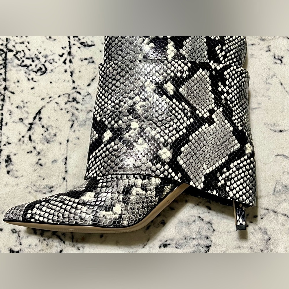 Marc Fisher Black and Gray Snakeskin Heeled Boots - 7.5 - Picture 6 of 9